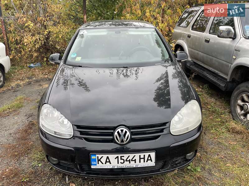 Хэтчбек Volkswagen Golf 2008 в Киеве