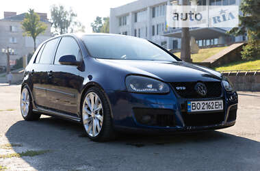 Хэтчбек Volkswagen Golf 2004 в Тернополе