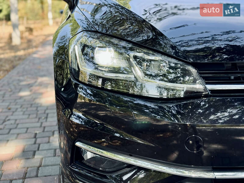 Хэтчбек Volkswagen Golf 2019 в Кропивницком