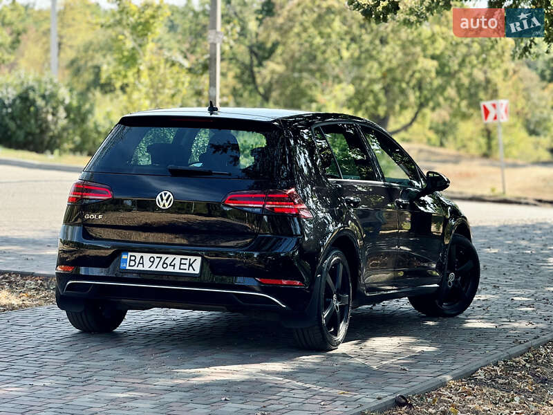 Хэтчбек Volkswagen Golf 2019 в Кропивницком