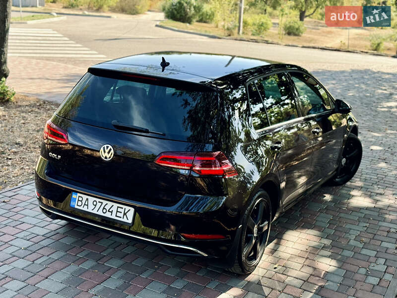 Хэтчбек Volkswagen Golf 2019 в Кропивницком