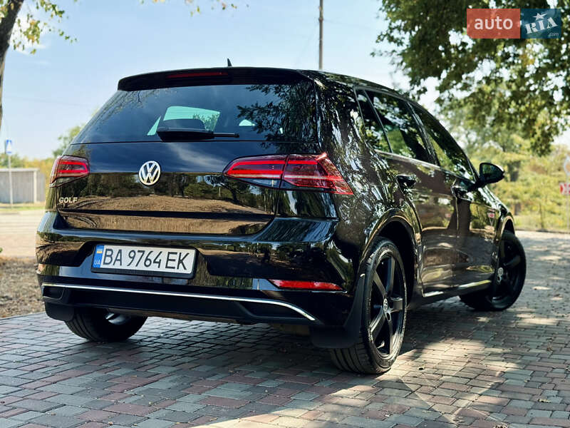 Хэтчбек Volkswagen Golf 2019 в Кропивницком