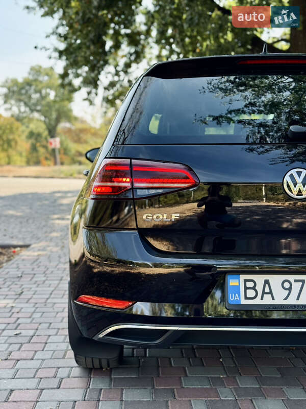 Хэтчбек Volkswagen Golf 2019 в Кропивницком