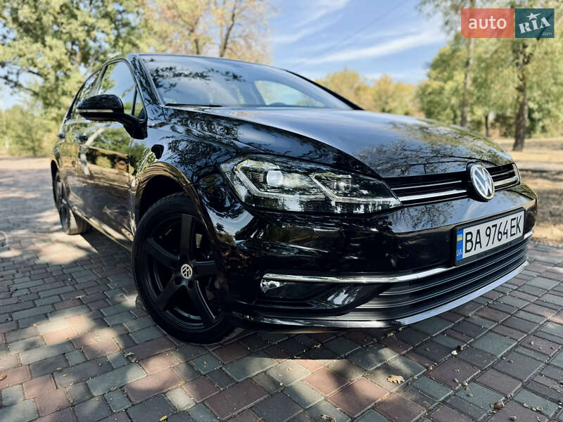 Хэтчбек Volkswagen Golf 2019 в Кропивницком