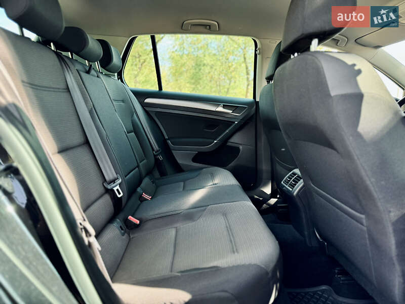 Хэтчбек Volkswagen Golf 2019 в Кропивницком