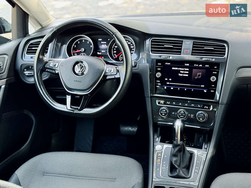 Хэтчбек Volkswagen Golf 2019 в Кропивницком