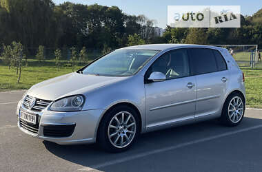 Хэтчбек Volkswagen Golf 2004 в Ивано-Франковске