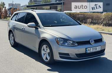 Универсал Volkswagen Golf 2015 в Днепре