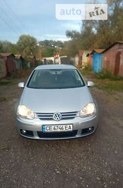 Хетчбек Volkswagen Golf 2006 в Чернівцях