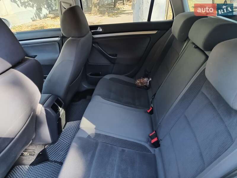 Универсал Volkswagen Golf 2009 в Виннице