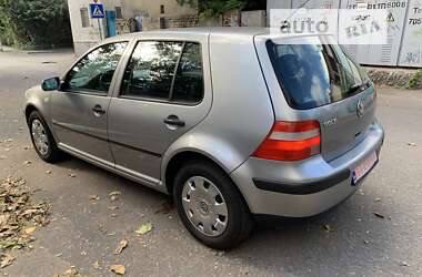 Хэтчбек Volkswagen Golf 2003 в Одессе