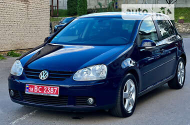 Хетчбек Volkswagen Golf 2008 в Рівному