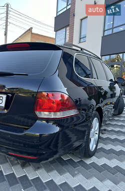 Универсал Volkswagen Golf 2010 в Гнивани