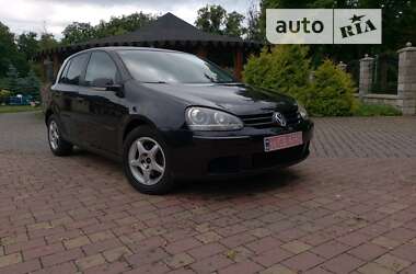 Хэтчбек Volkswagen Golf 2005 в Жовкве