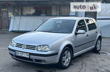 Хэтчбек Volkswagen Golf 2002 в Одессе