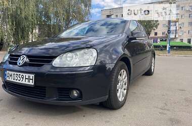 Хетчбек Volkswagen Golf 2005 в Житомирі