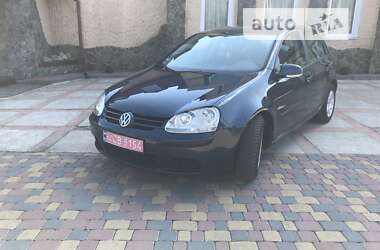 Хэтчбек Volkswagen Golf 2004 в Калуше