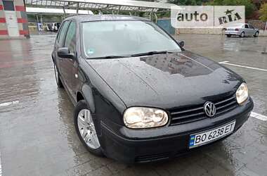 Хэтчбек Volkswagen Golf 2001 в Тернополе