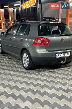 Хэтчбек Volkswagen Golf 2004 в Харькове