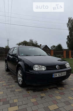 Хетчбек Volkswagen Golf 2001 в Луцьку