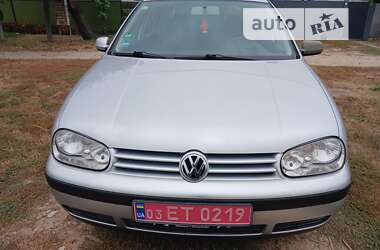 Хетчбек Volkswagen Golf 2001 в Чернігові