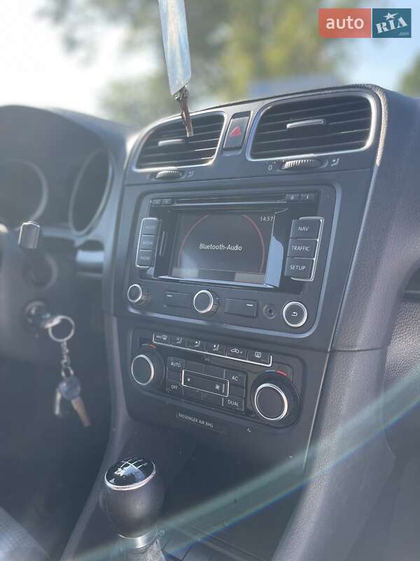 Універсал Volkswagen Golf 2012 в Калуші