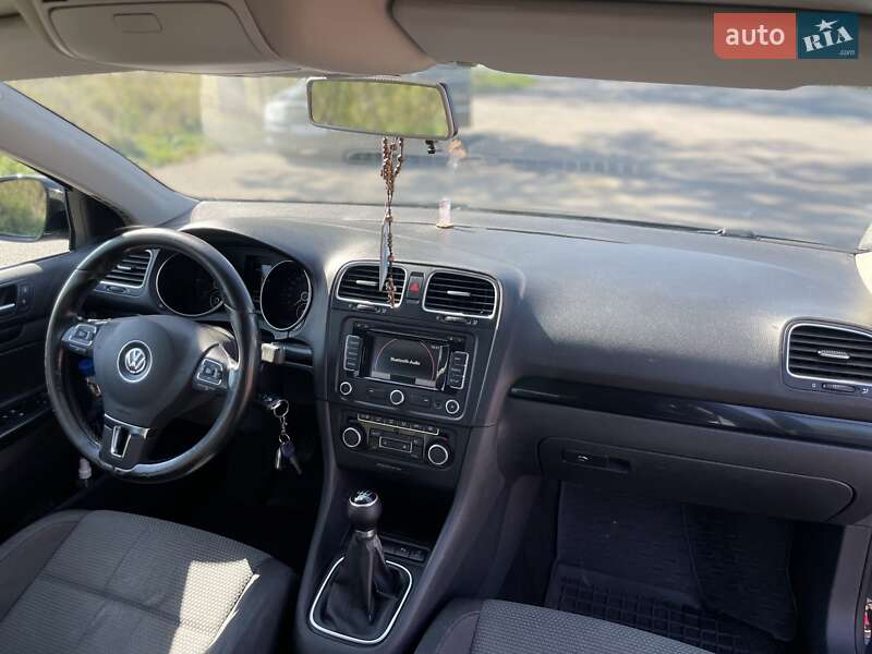 Універсал Volkswagen Golf 2012 в Калуші