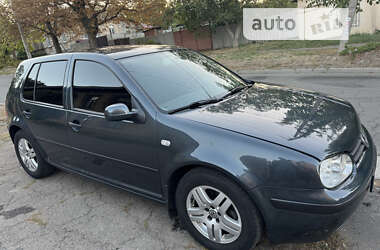 Хетчбек Volkswagen Golf 2002 в Дніпрі