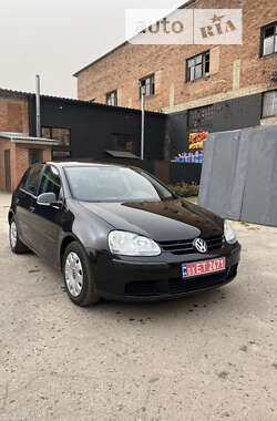 Хэтчбек Volkswagen Golf 2005 в Ахтырке