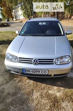 Універсал Volkswagen Golf 2003 в Сумах