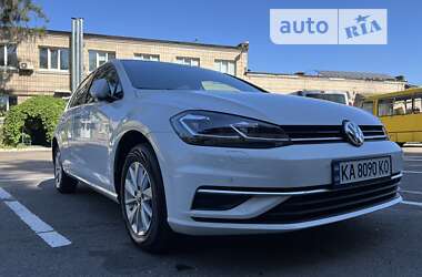 Хетчбек Volkswagen Golf 2018 в Києві