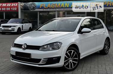 Хетчбек Volkswagen Golf 2015 в Дніпрі