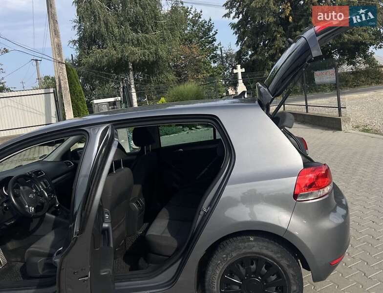 Хетчбек Volkswagen Golf 2011 в Косові
