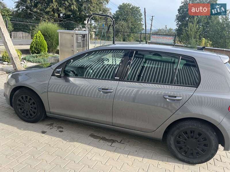 Хетчбек Volkswagen Golf 2011 в Косові