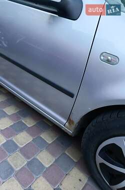 Хэтчбек Volkswagen Golf 2000 в 