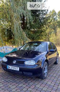 Хетчбек Volkswagen Golf 1998 в Дубровиці