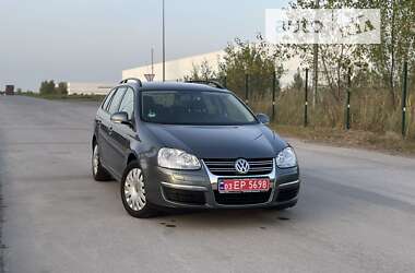 Универсал Volkswagen Golf 2009 в Коростене