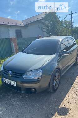 Хетчбек Volkswagen Golf 2004 в Чорткові