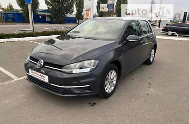 Хэтчбек Volkswagen Golf 2019 в Киеве