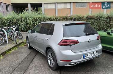 Хетчбек Volkswagen Golf 2017 в Ужгороді