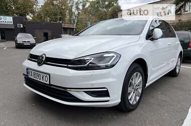 Хэтчбек Volkswagen Golf 2018 в Киеве