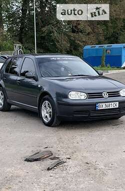 Хэтчбек Volkswagen Golf 2001 в Деражне