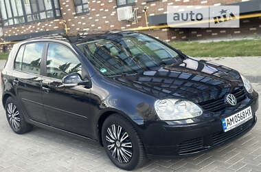 Хэтчбек Volkswagen Golf 2006 в Житомире