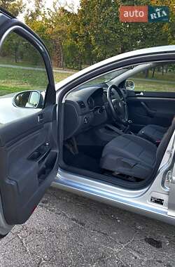 Хэтчбек Volkswagen Golf 2006 в Запорожье