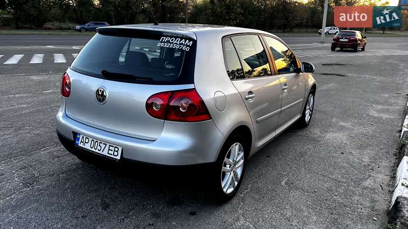 Хетчбек Volkswagen Golf 2006 в Запоріжжі