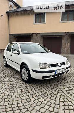 Хетчбек Volkswagen Golf 2001 в Червонограді