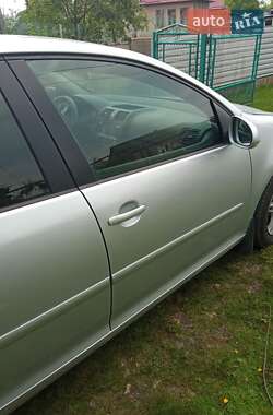 Хэтчбек Volkswagen Golf 2006 в Львове