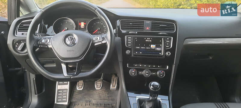 Універсал Volkswagen Golf 2016 в Полтаві