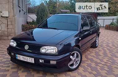 Універсал Volkswagen Golf 1998 в Новій Одесі