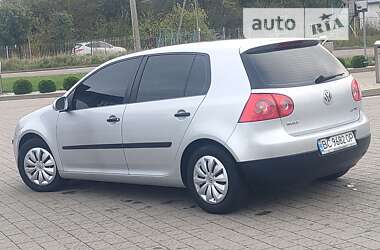 Хетчбек Volkswagen Golf 2004 в Дрогобичі